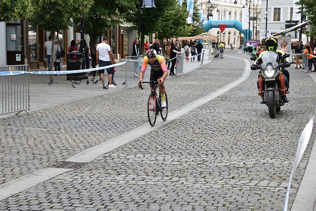 仅帮助他们 仅帮助他们